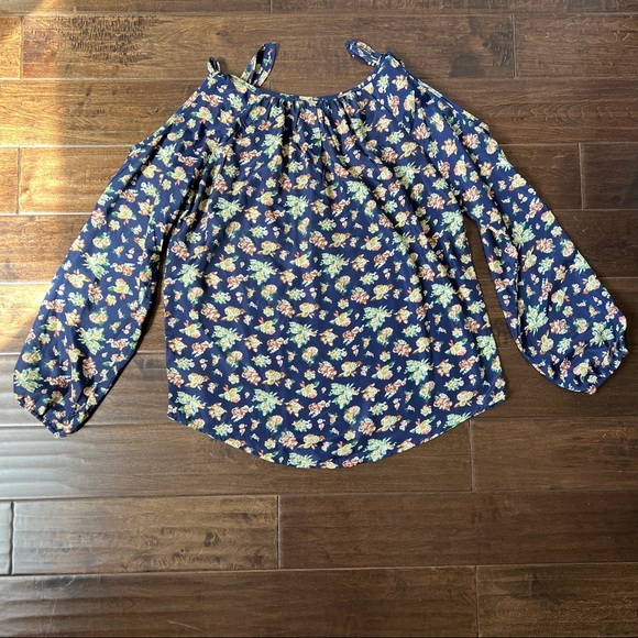 JNCO Floral Cold Shoulder Long Sleeve Top • size Large - Picture 2 of 6